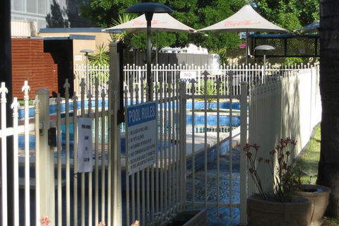 Sandors Motor Inn - QLD Tourism 2