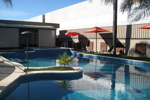 Sandors Motor Inn - QLD Tourism 1