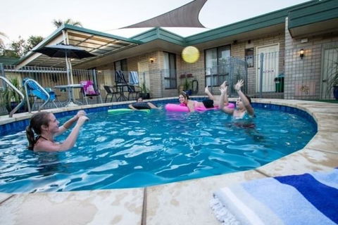 7th Street Motel - QLD Tourism 3
