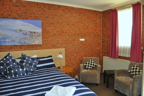 Merrijig Motor Inn Resort - Queensland Tourism 6