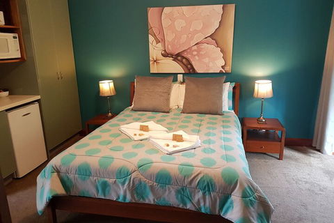 Adamsons Riverside Accommodation - QLD Tourism 4