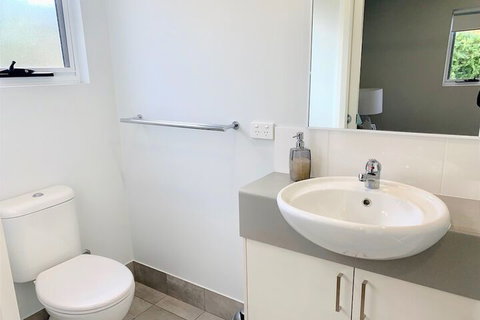 17 By The Sea Dunsborough - QLD Tourism 6