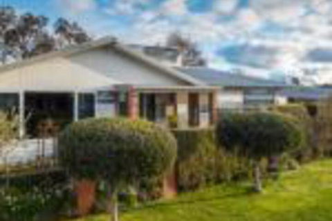 Aggies Bed & Breakfast - QLD Tourism 0