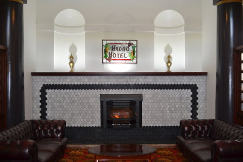 Historic Hydro Motor Inn - QLD Tourism 0