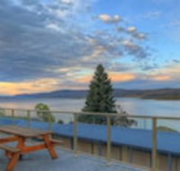 Lake Jindabyne Hotel - QLD Tourism