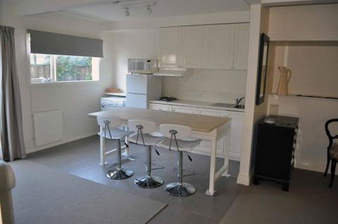 Belton Apartments - Queensland Tourism 1