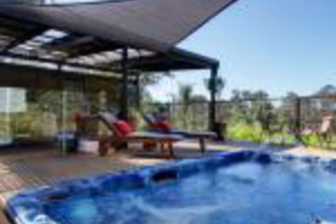 Sunway Farm Bed & Breakfast & Rosebud Cottage - QLD Tourism 0