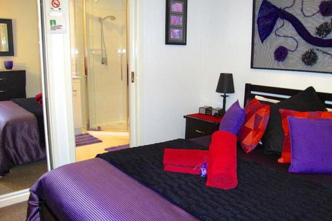 Sunway Farm Bed & Breakfast & Rosebud Cottage - QLD Tourism 3