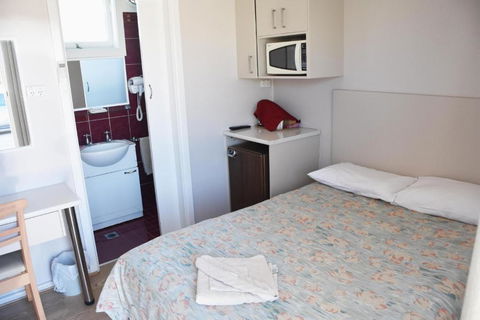 Hillview Motel - QLD Tourism 6