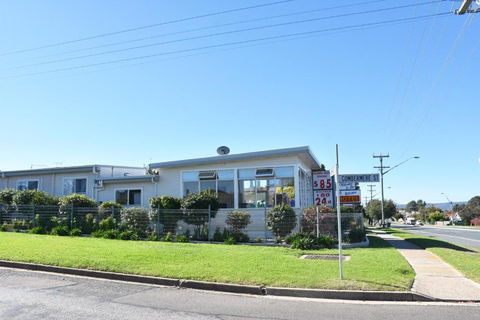 Hillview Motel - QLD Tourism 1