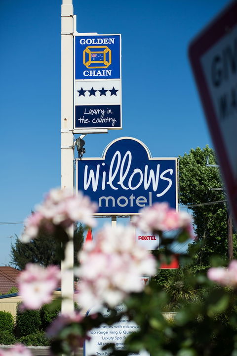 Willows Motel Goulburn - QLD Tourism 0
