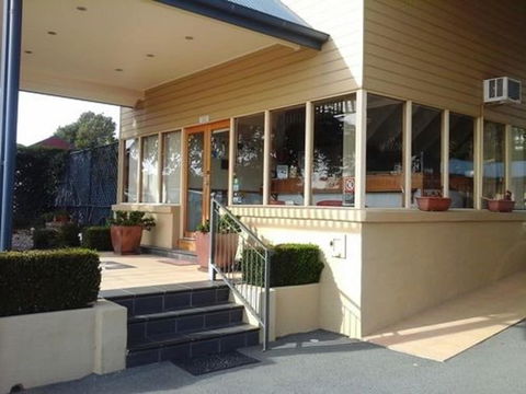 Willows Motel Goulburn - QLD Tourism 3