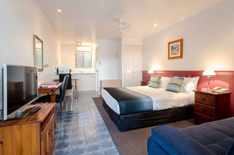 Central Studio Accommodation - Queensland Tourism 3