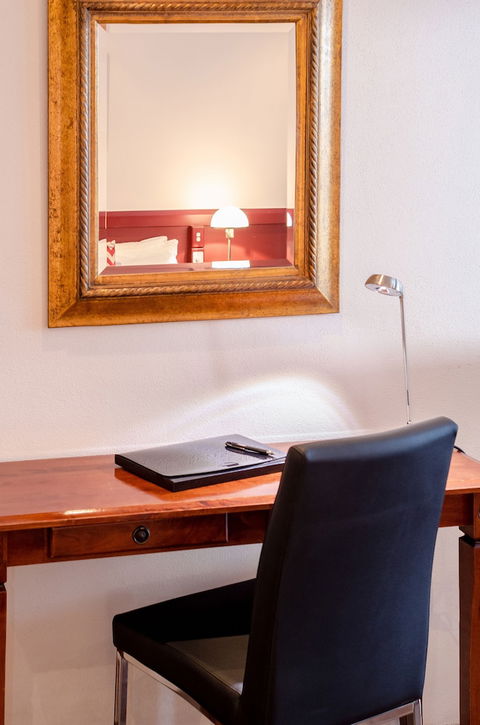 Central Studio Accommodation - Queensland Tourism 4
