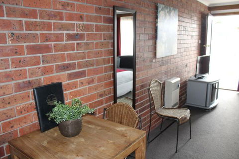 Kardinia Park Motel - QLD Tourism 6