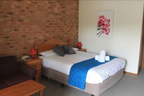Aristocrat Waurnvale Motel - QLD Tourism 3