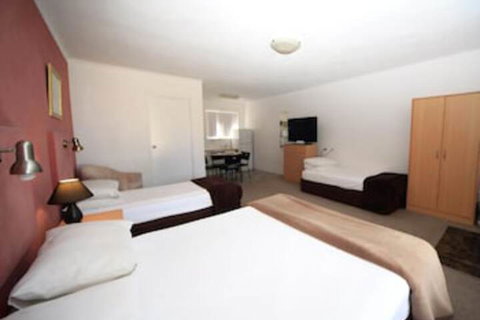 Bella Villa Motor Inn - QLD Tourism 5