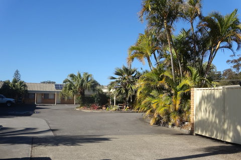 Forster Palms Motel - QLD Tourism 1
