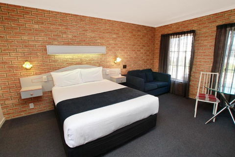 Twofold Bay Motor Inn - QLD Tourism 5