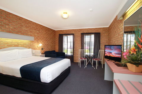 Twofold Bay Motor Inn - QLD Tourism 6