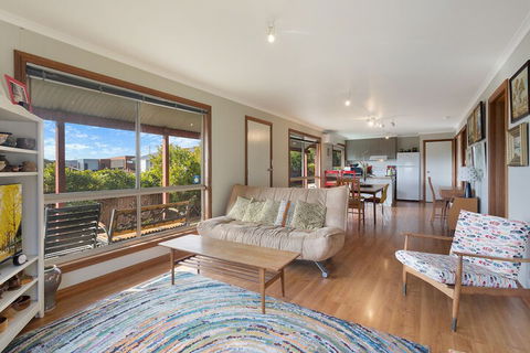 Monaro Cottage - QLD Tourism 7
