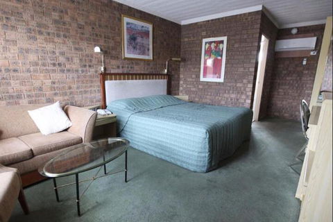 Countryman Motor Inn - Queensland Tourism 7