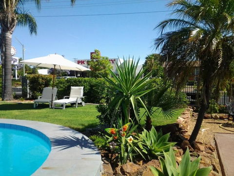 Country Leisure Motor Inn - Queensland Tourism 2