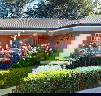 Akuna Motor Inn and Apartments - Queensland Tourism