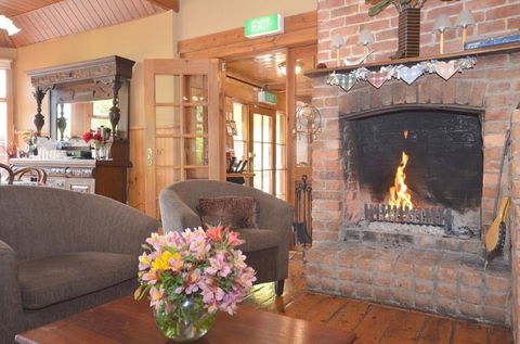 Central Springs Inn - Queensland Tourism 2