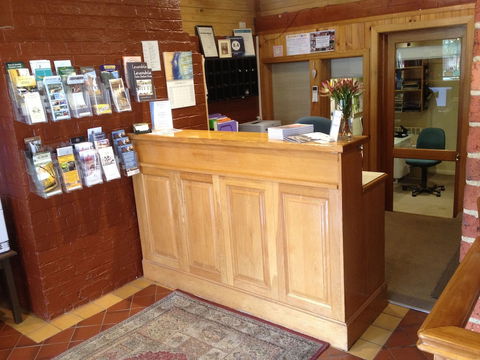 Central Springs Inn - Queensland Tourism 1