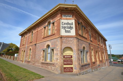 Central Springs Inn - Queensland Tourism 0