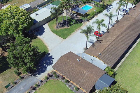 Golfers Lodge Motel - Queensland Tourism 3