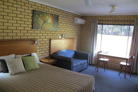 Golfers Lodge Motel - Queensland Tourism 7