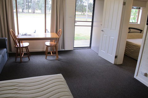 Golfers Lodge Motel - Queensland Tourism 6