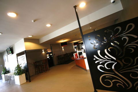 Peden's Hotel - QLD Tourism 1