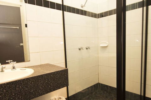 Peden's Hotel - QLD Tourism 3