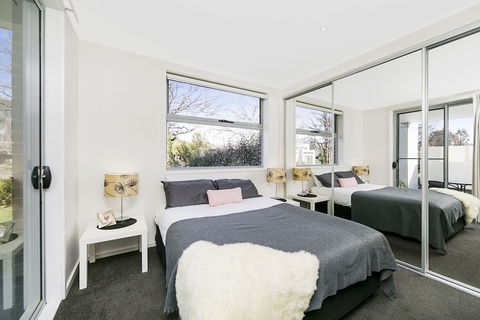 Canberra Furnished Accommodation - Queensland Tourism 5