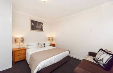 Canberra Furnished Accommodation - Queensland Tourism 1