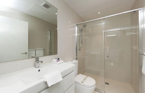 Canberra Furnished Accommodation - Queensland Tourism 4