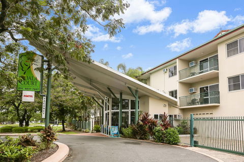 Koala Court Holiday Apartments - QLD Tourism 6