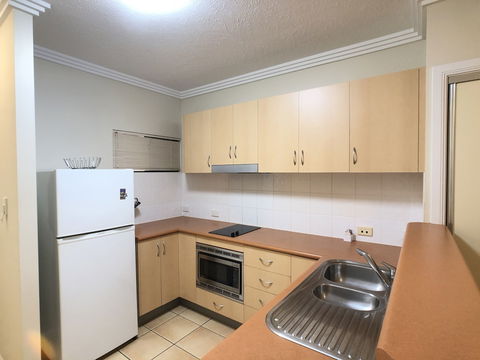 City Plaza Apartments - QLD Tourism 5
