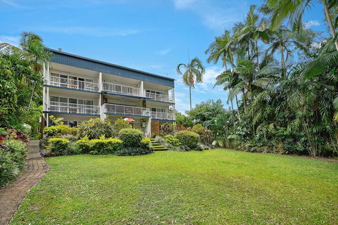 Beach Haven Apartments - QLD Tourism 1