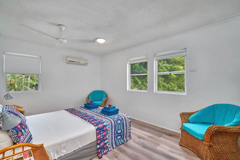 Beach Haven Apartments - QLD Tourism 4