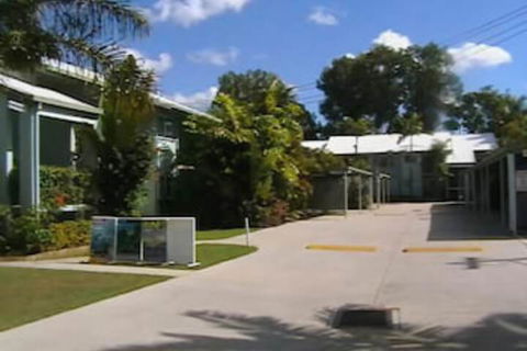 Coral Reef Apartments - QLD Tourism 1