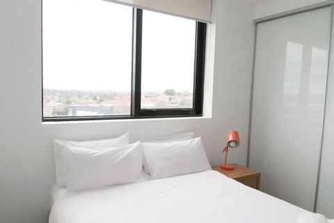 Modern 2 Bedroom Apartment In Melbournes Northcote - Queensland Tourism 5