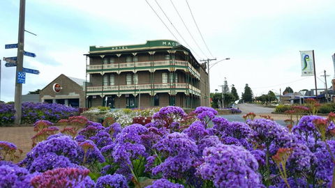 Georgia - Queensland Tourism 2