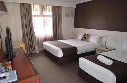 Amity Motor Inn - Queensland Tourism 4
