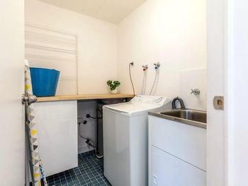 Villa Ellisa Unit 4 / 10 Columbia Close - Queensland Tourism 6