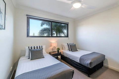 Gold Coast Apartment At Sandcastles On Broadwater - QLD Tourism 5