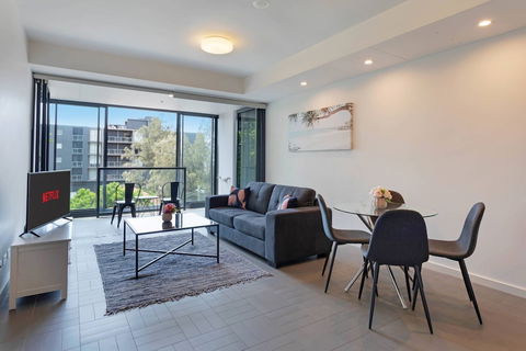 STAY&CO Serviced Apartments - Walker - QLD Tourism 3